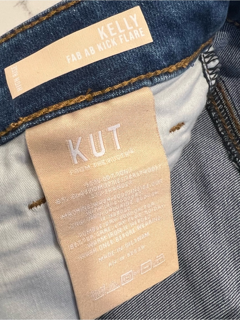 KUT FROM THE KLOTH Womens KELLY FAB AB KICK FLARE Jeans - Size 4💙 - Picture 4 of 14